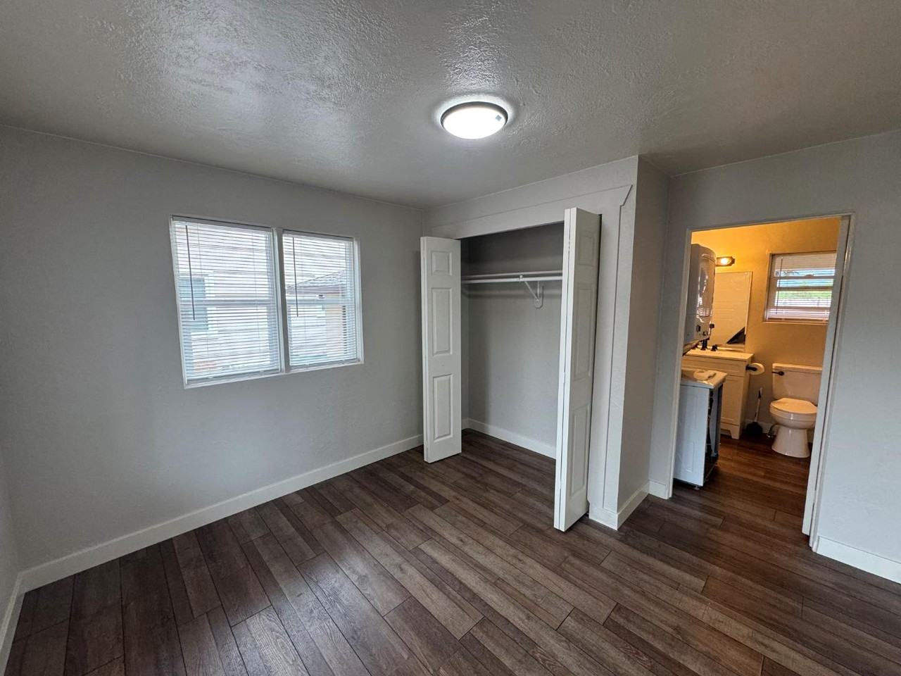 1126 Bonfoy Avenue - Photo 7 of 9