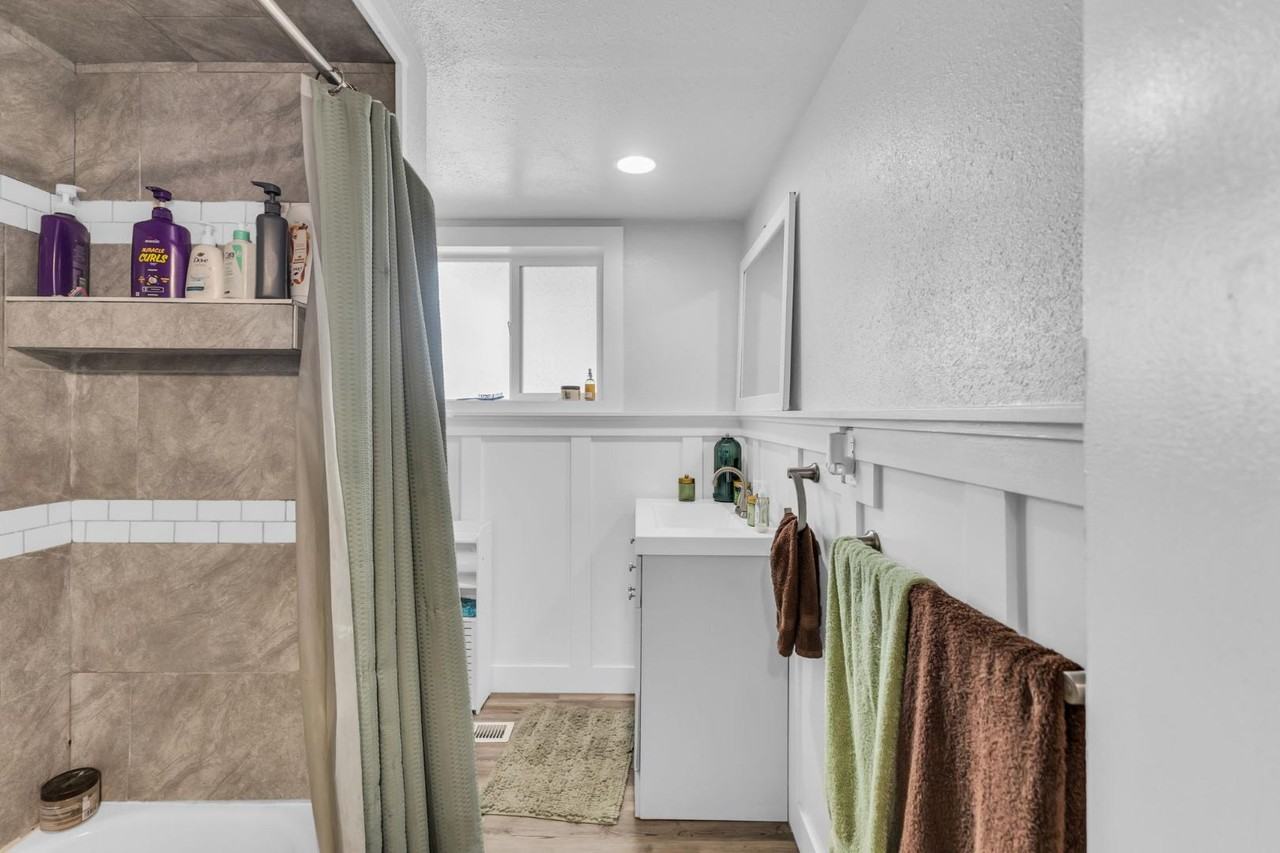 3876 South Lee Maur Street - Photo 2 of 10