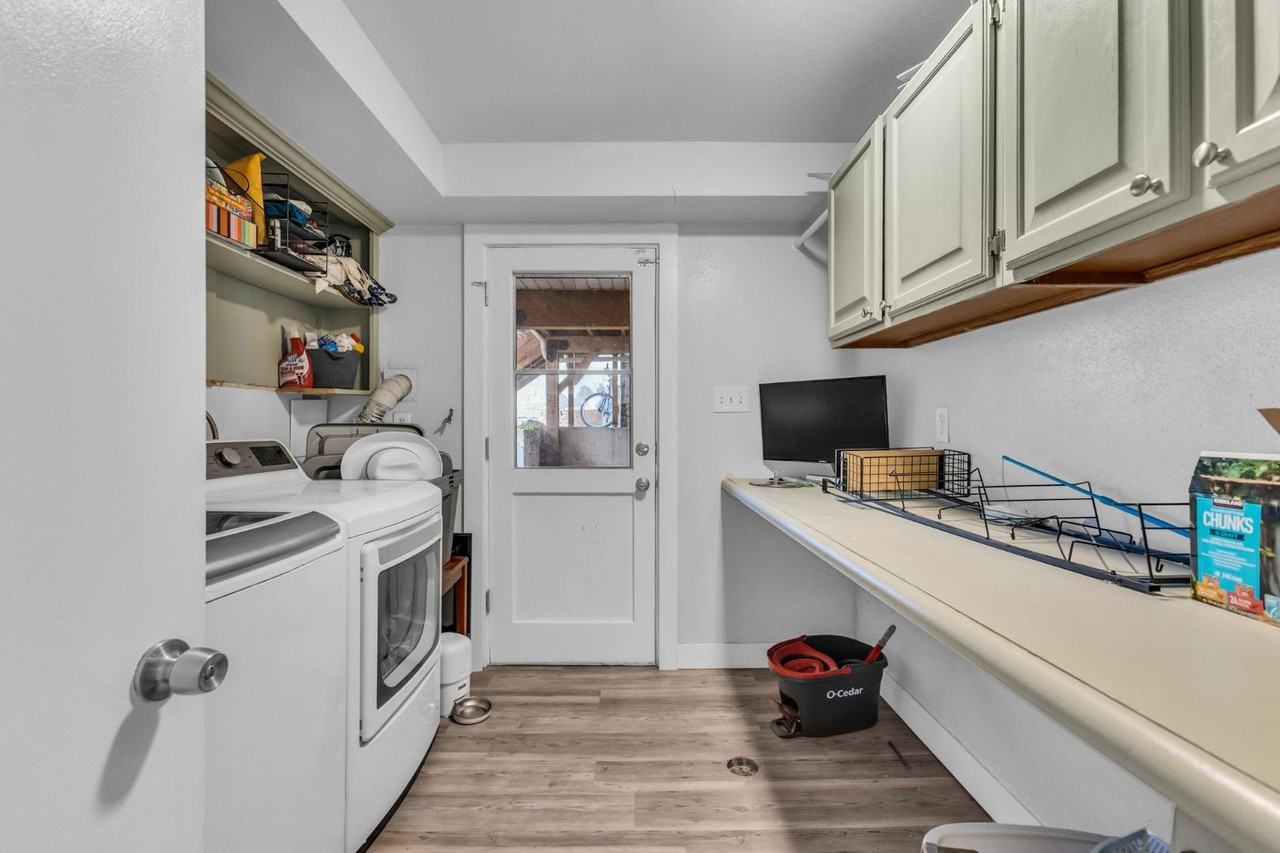 3876 South Lee Maur Street - Photo 3 of 10