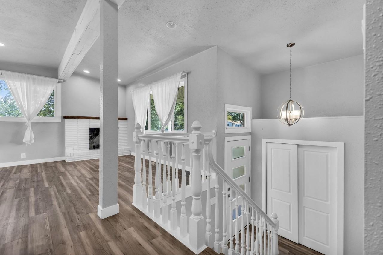 3876 South Lee Maur Street - Photo 4 of 10
