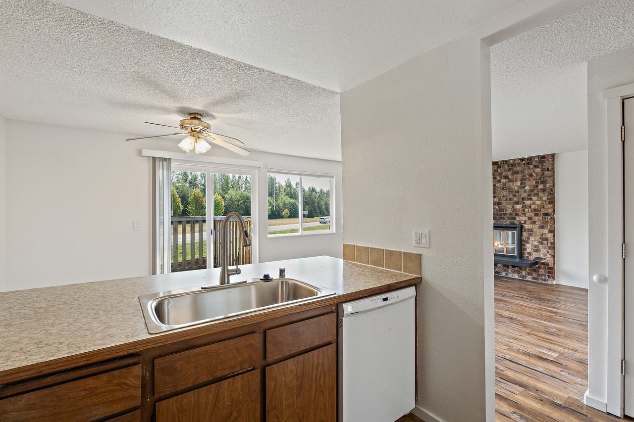 653 Myrtine St #A - Photo 2 of 20