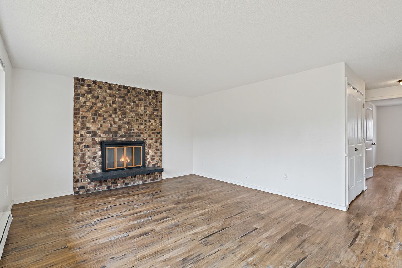 653 Myrtine St #A - Photo 7 of 20