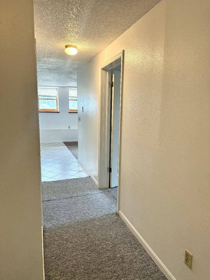 Jackson Apartments - Photo 5 of 18