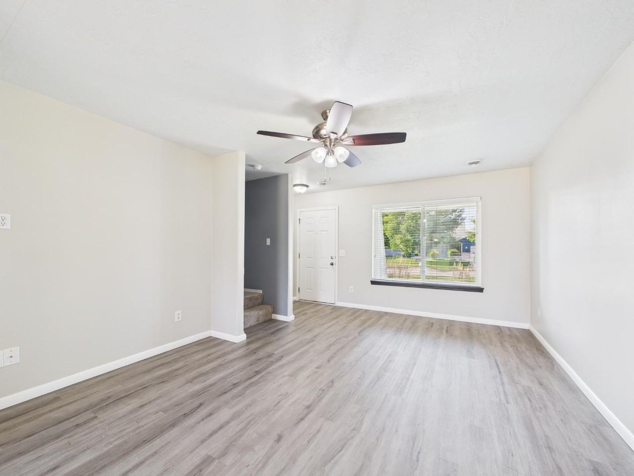 806 Hemlock St - Photo 5 of 14