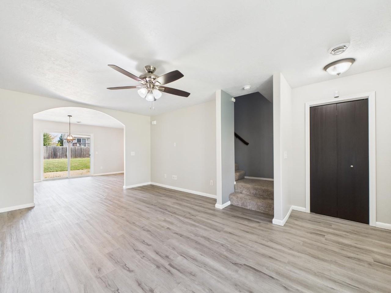 806 Hemlock St - Photo 6 of 14
