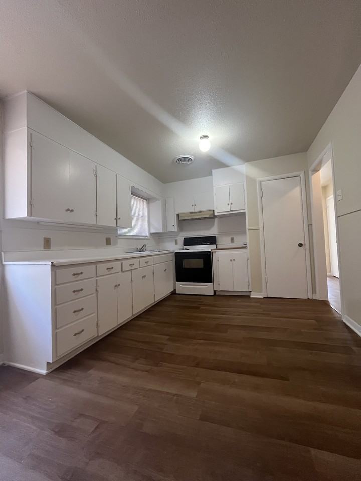 1710 Avalon Rd #1 - Photo 5 of 13