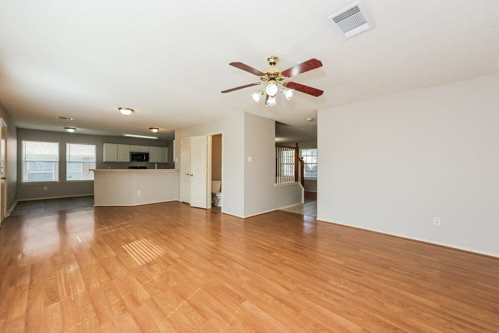 735 Cedarwood Dr - Photo 4 of 17