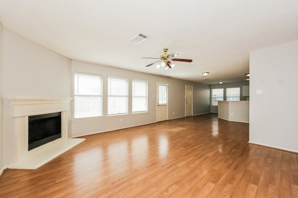 735 Cedarwood Dr - Photo 5 of 17