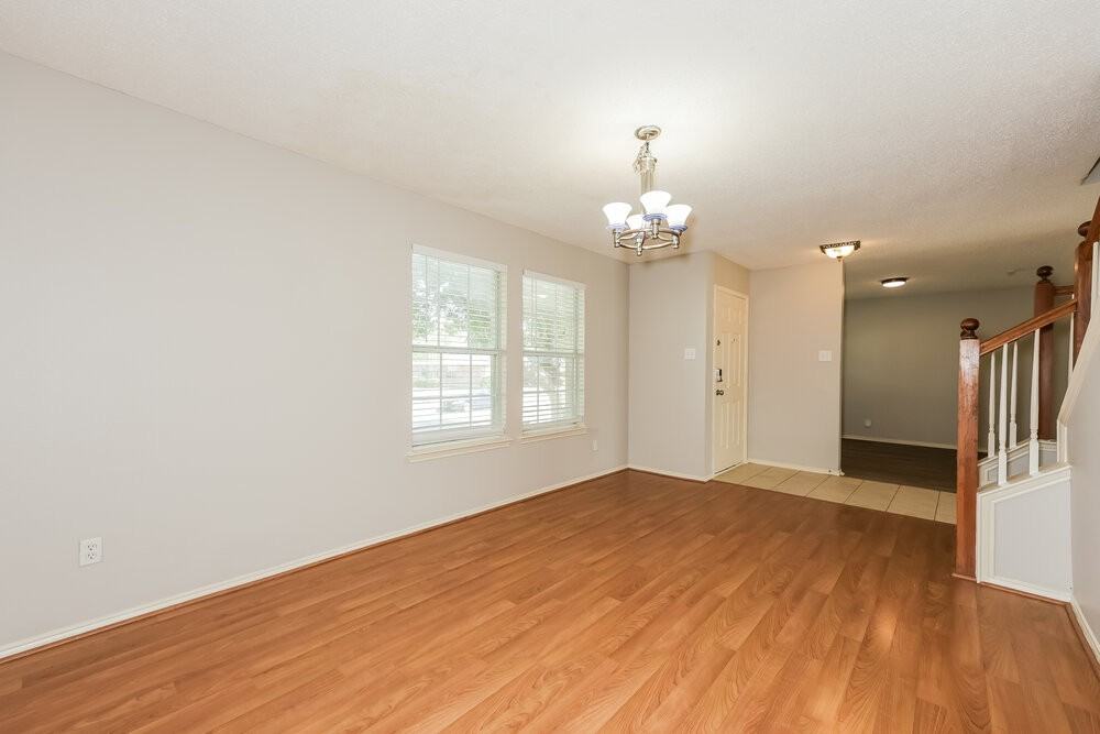 735 Cedarwood Dr - Photo 6 of 17