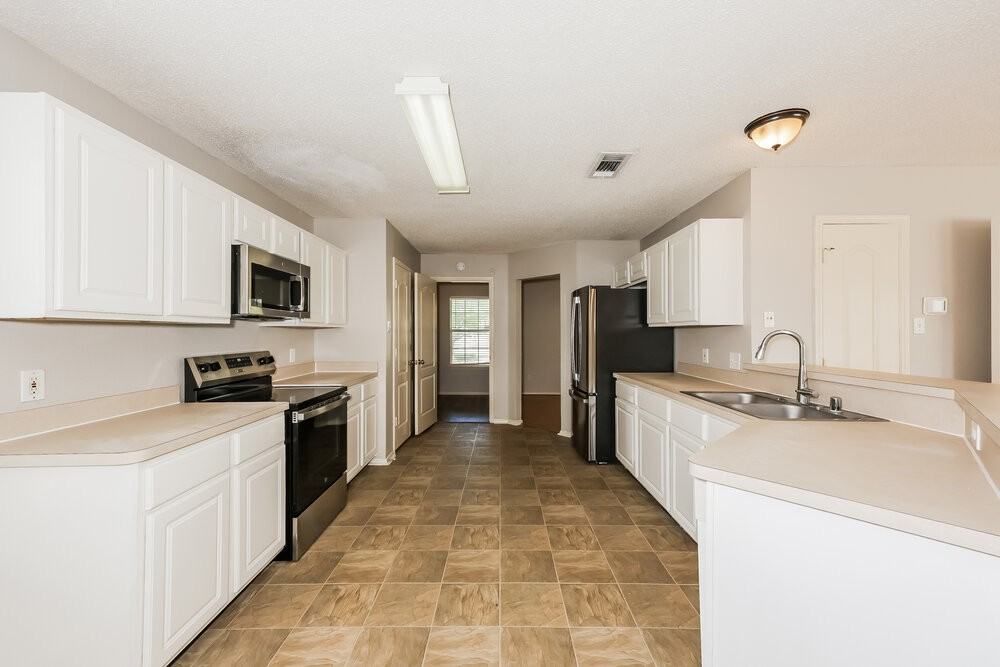 735 Cedarwood Dr - Photo 7 of 17