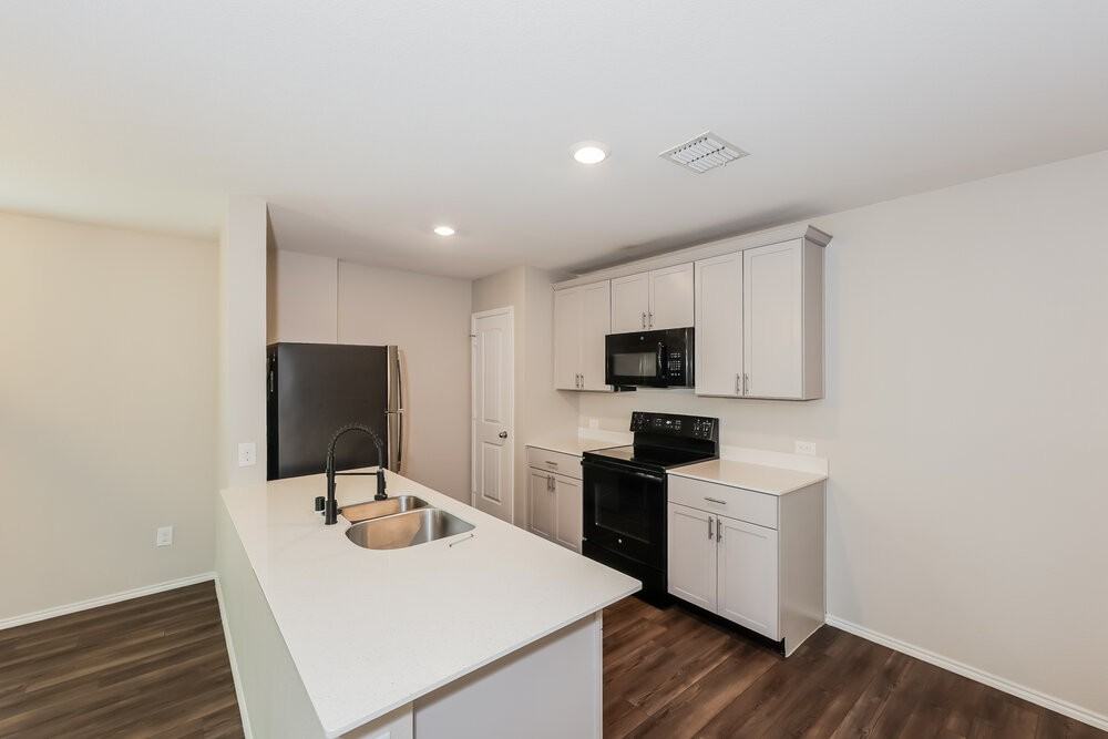 1124 Skyline Dr - Photo 7 of 16