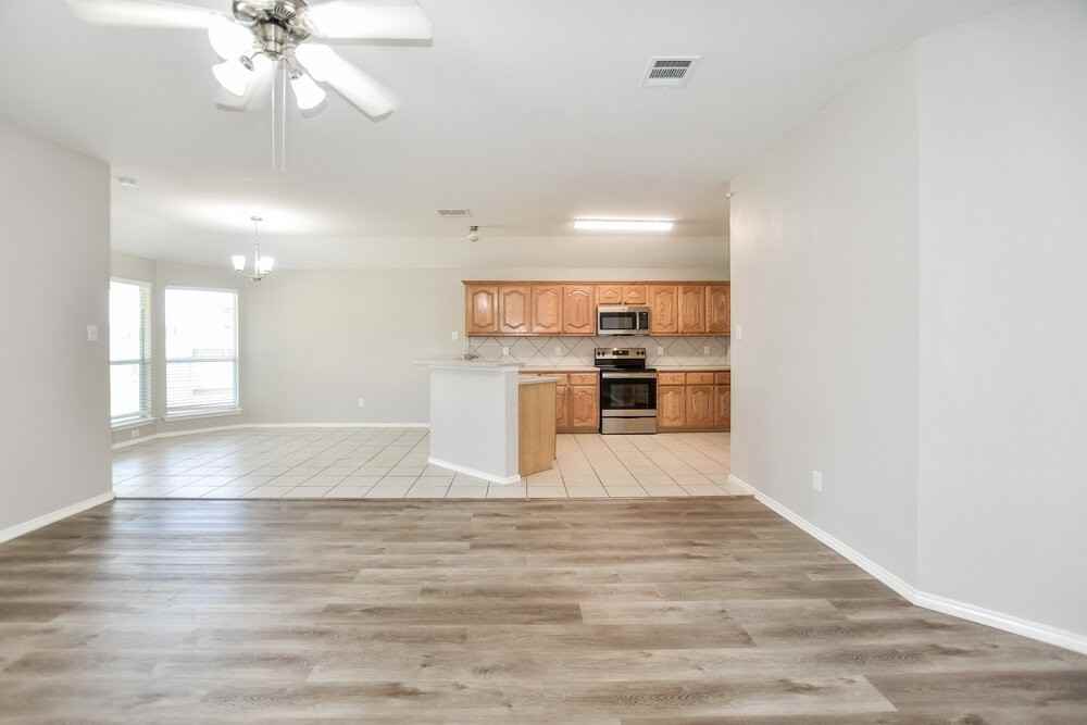 705 Orchid Blvd - Photo 6 of 16