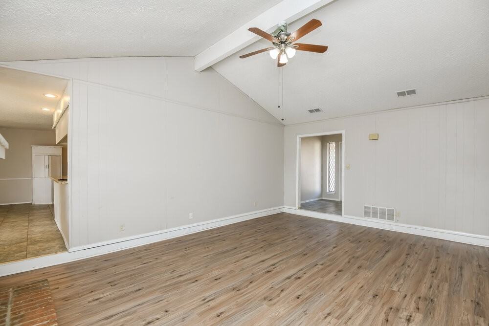 7528 Beckwood Dr - Photo 3 of 16