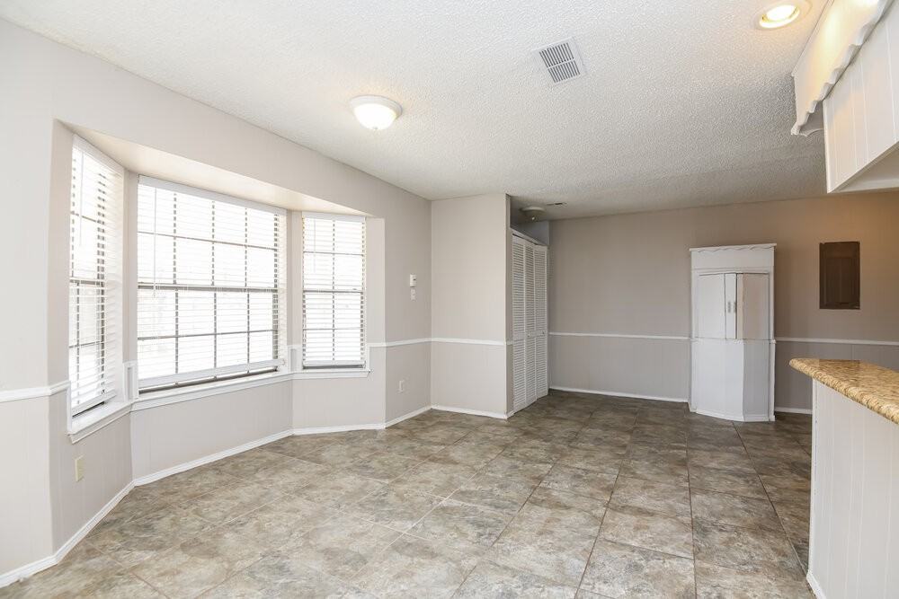 7528 Beckwood Dr - Photo 4 of 16