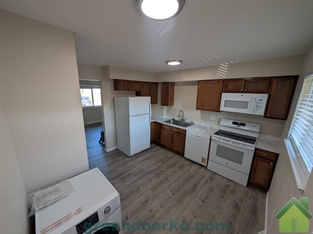 501 S Scott Ave #A - Photo 7 of 10