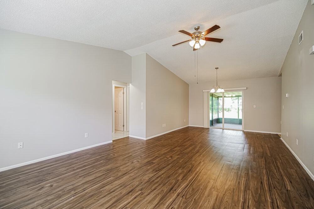 6430 Greenwood Ave - Photo 3 of 16