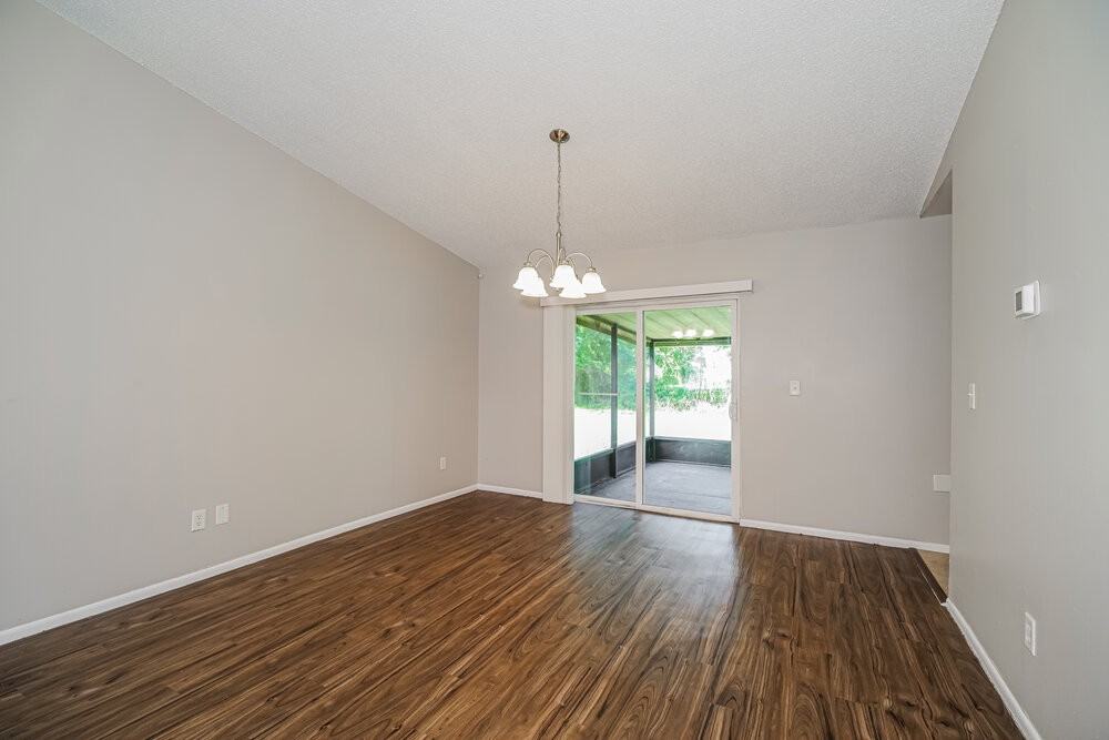 6430 Greenwood Ave - Photo 5 of 16