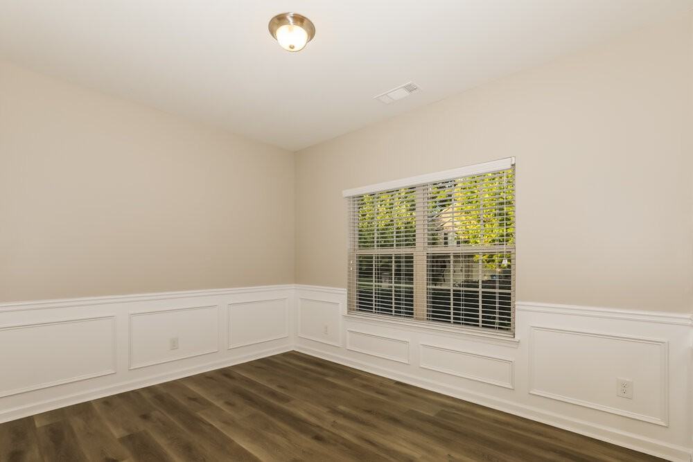 337 Madison Grace Ave - Photo 7 of 17
