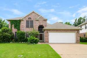 featured image of 703 Biscayne Dr
