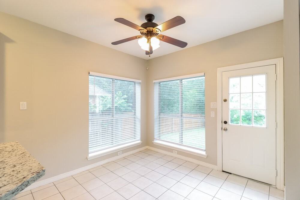 703 Biscayne Dr - Photo 6 of 17