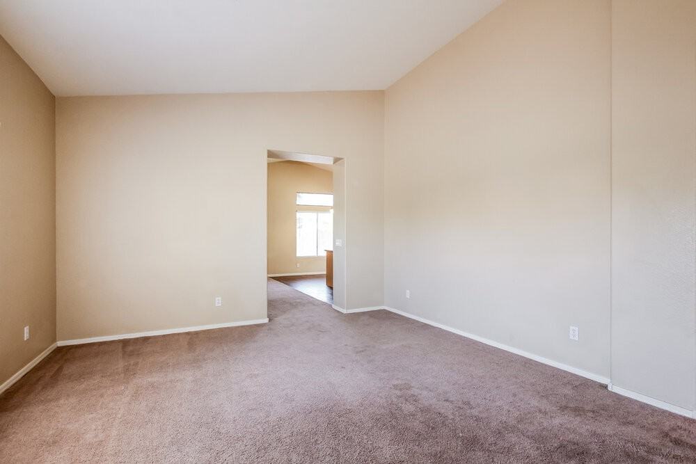 13425 W Gelding Dr - Photo 4 of 16