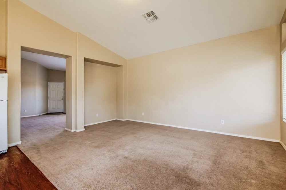 13425 W Gelding Dr - Photo 7 of 16