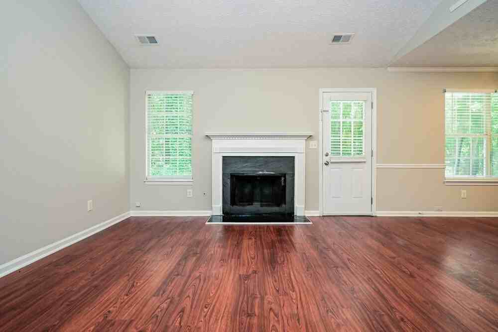 434 Fairhaven Ct - Photo 3 of 16