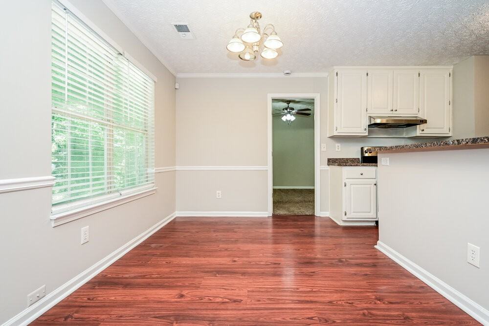 434 Fairhaven Ct - Photo 4 of 16