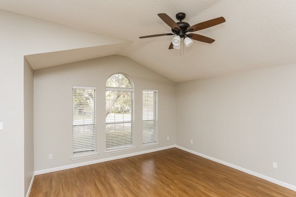 528 Blue Haze Dr - Photo 3 of 16