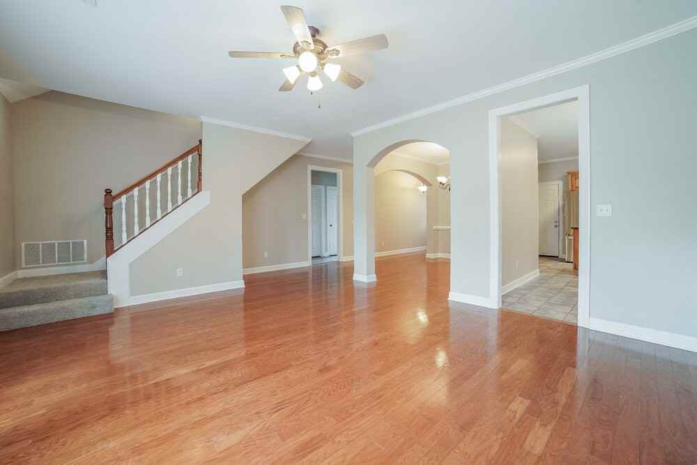2875 Liverpool Ln - Photo 5 of 17