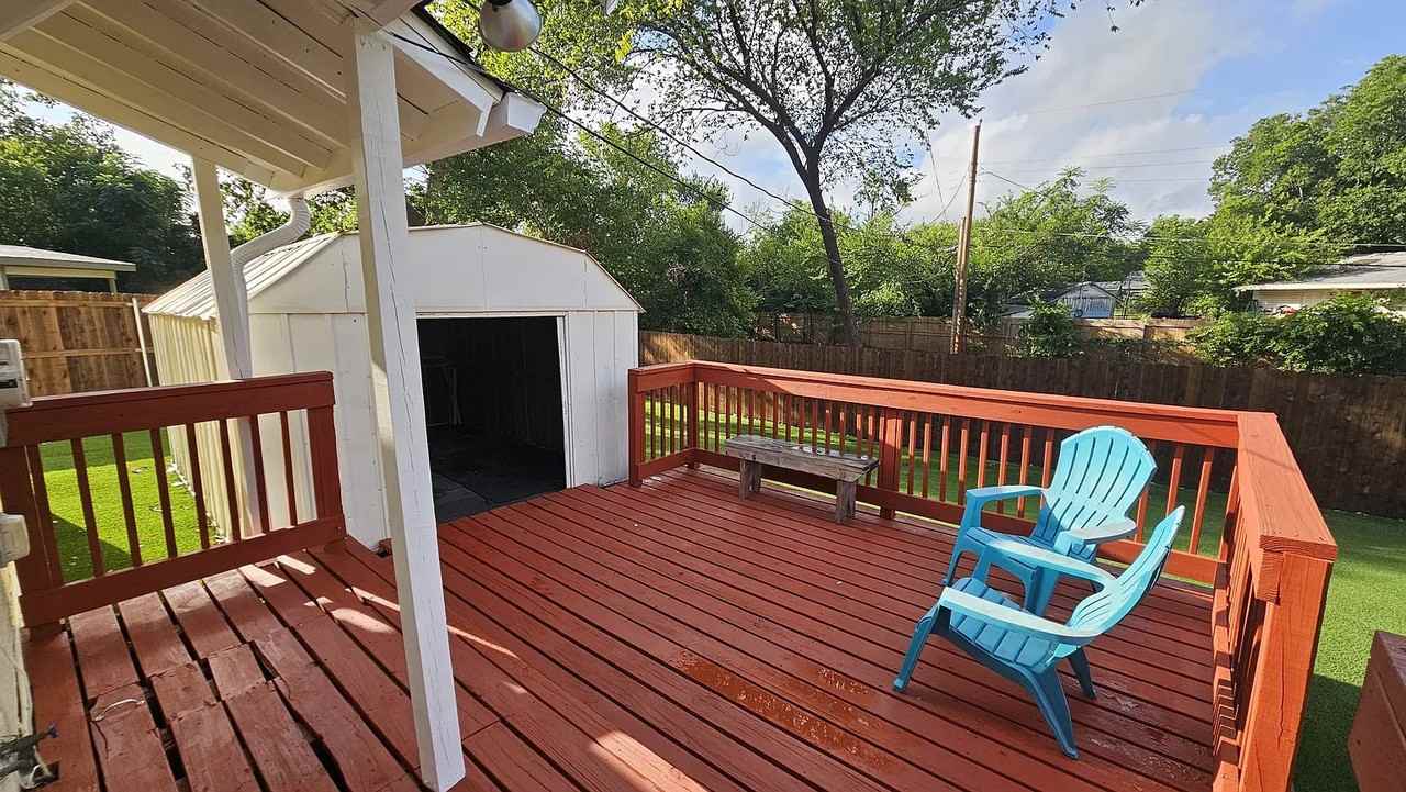 416 Hayes Ct - Photo 2 of 22