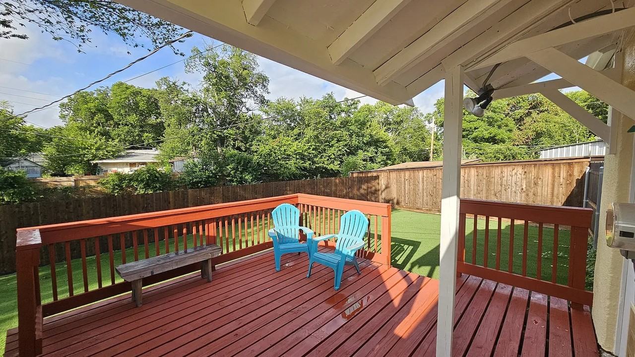 416 Hayes Ct - Photo 4 of 22