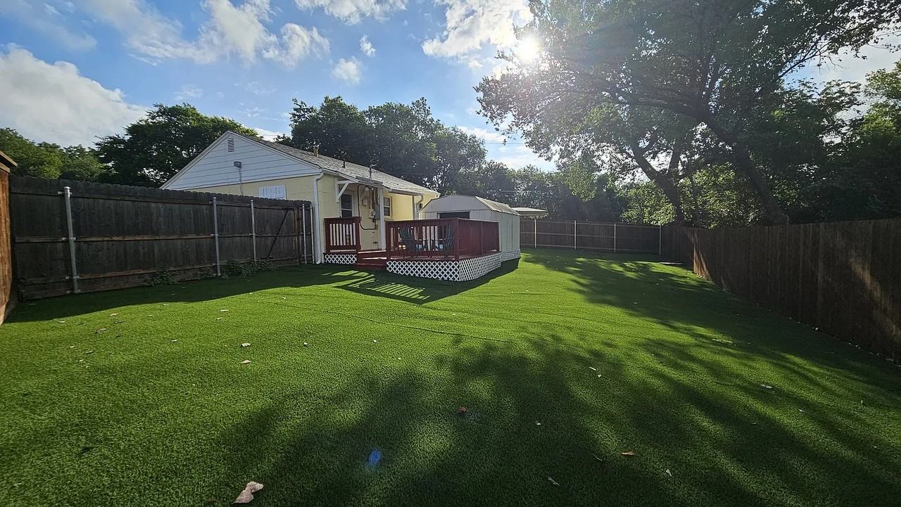 416 Hayes Ct - Photo 6 of 22