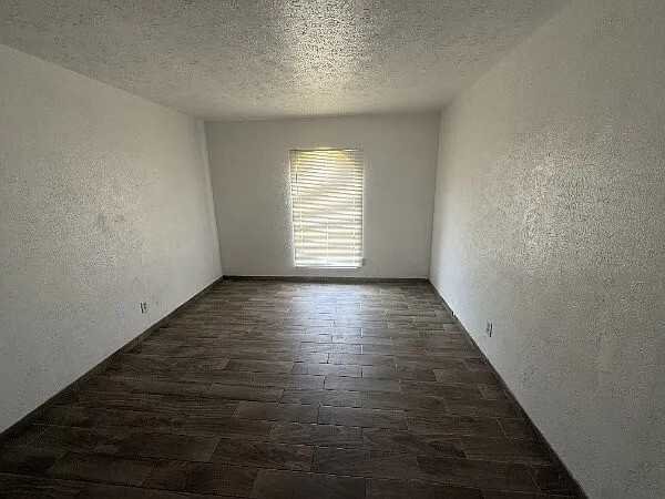 10209 Black Hickory Rd - Photo 4 of 12