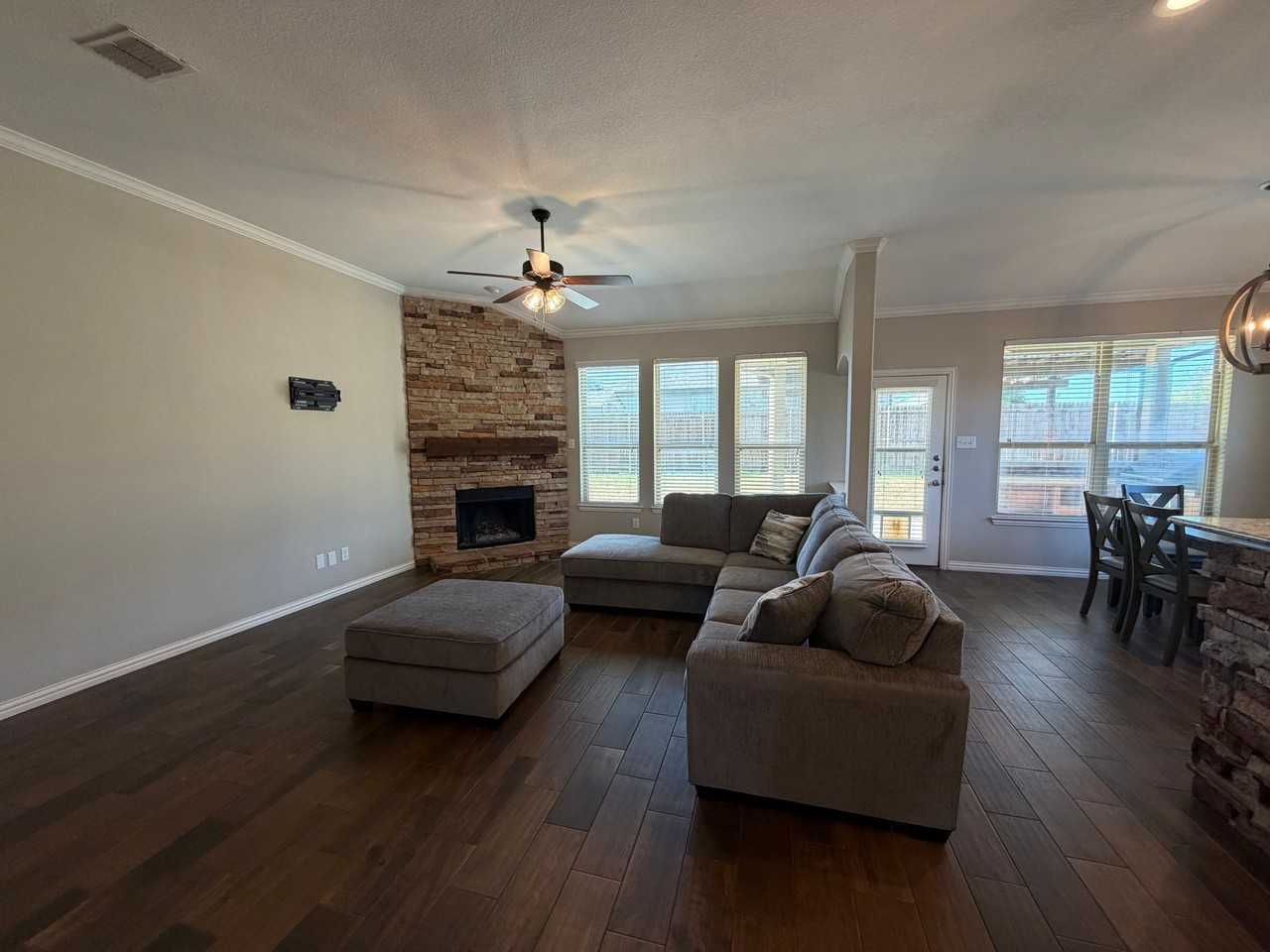 1337 Zanna Grace Way - Photo 3 of 37