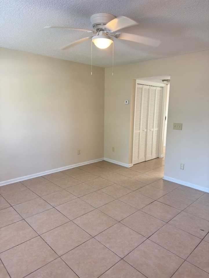 129 Inlet Reach Cir - Photo 3 of 18
