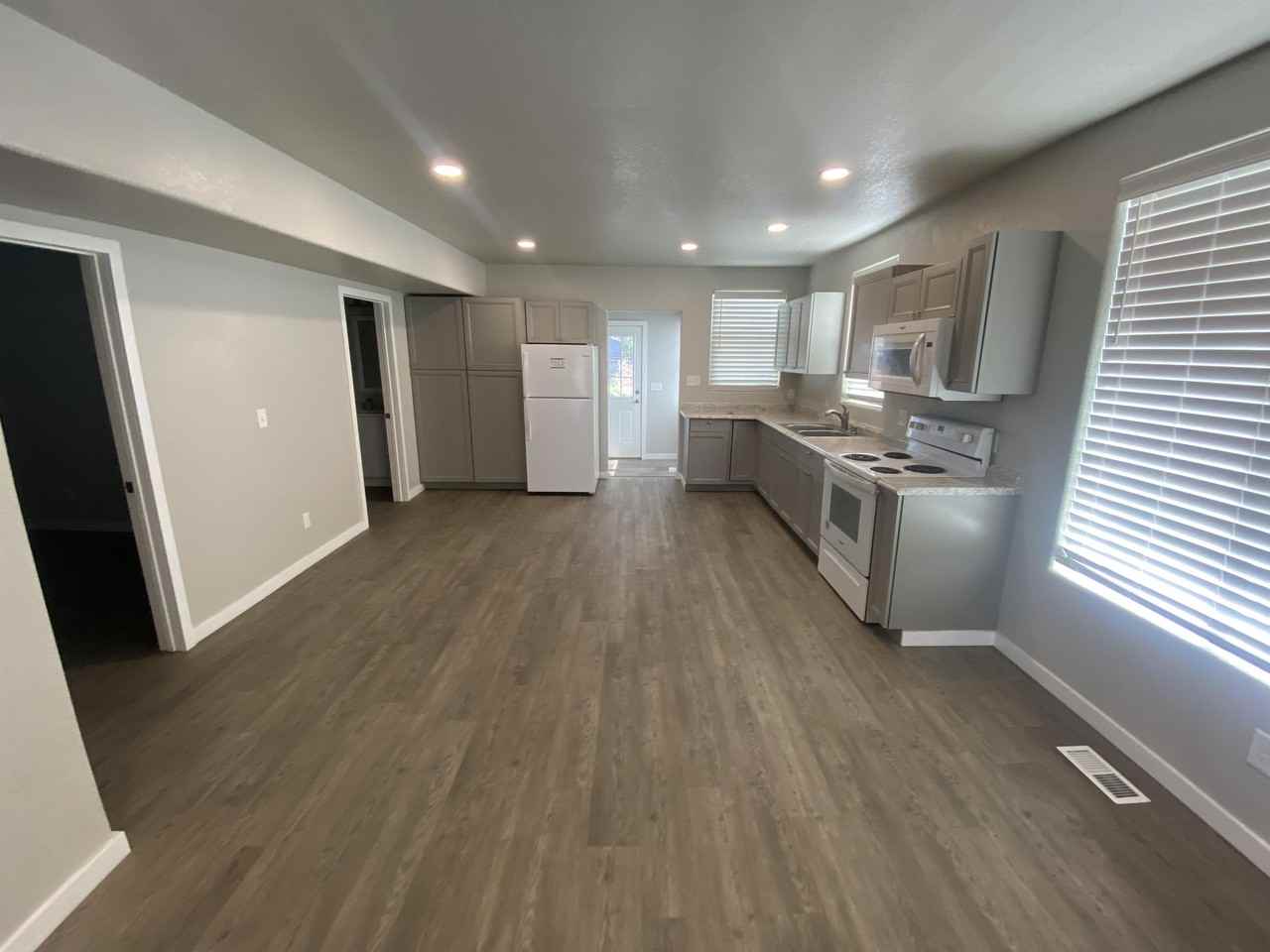 822 4th St #A - Photo 2 of 11