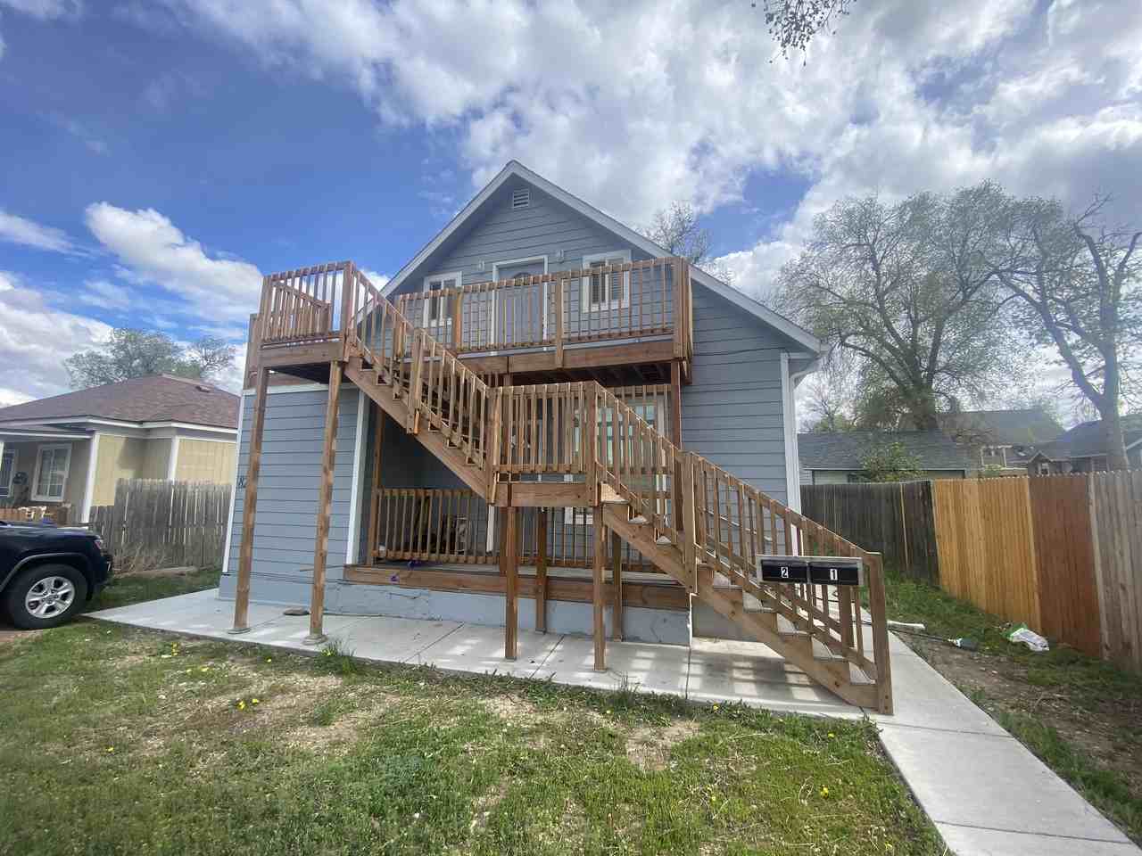 822 4th St #A - Photo 5 of 11