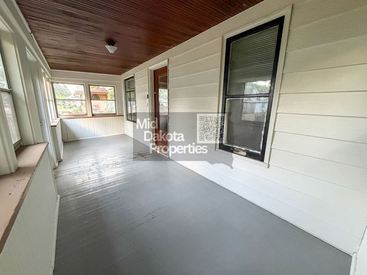 933 E 5th Ave - Photo 2 of 22