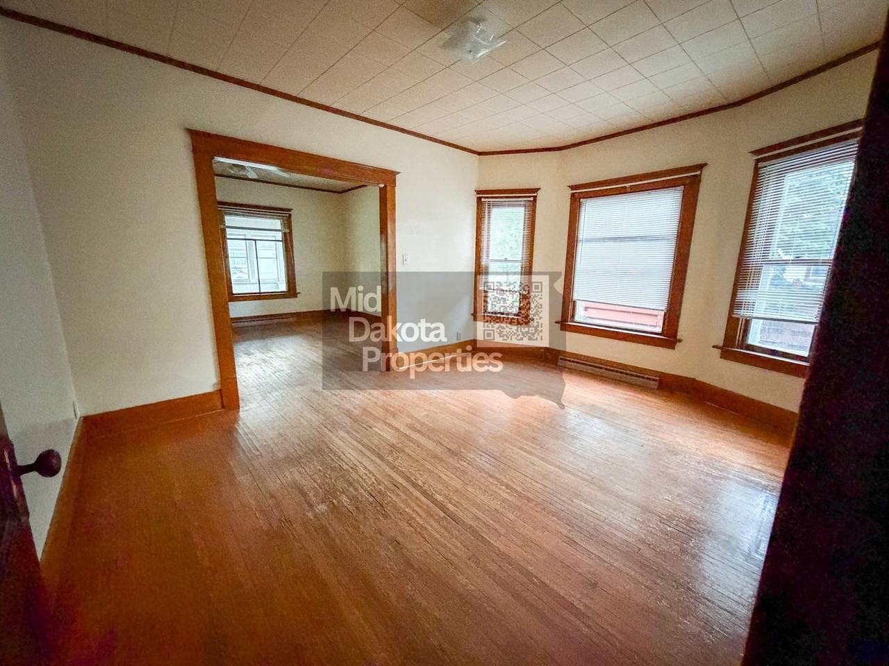 933 E 5th Ave - Photo 7 of 22