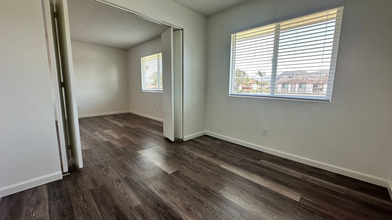 Chestnut Village Apartments - Photo 6 of 16
