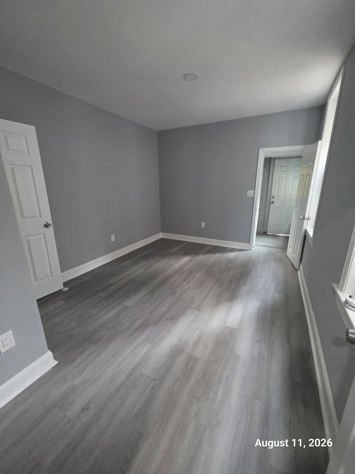 4542 N 19th St #1 - Photo 4 of 13