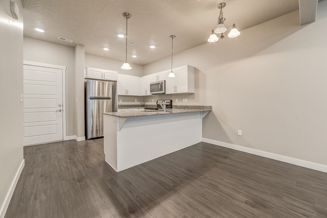 624 E 300 N #103 - Photo 7 of 14