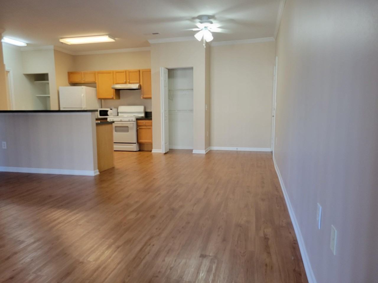 50 Hunt Club Dr #50-302 - Photo 3 of 20