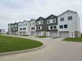 featured image of 6950 Wren Cir