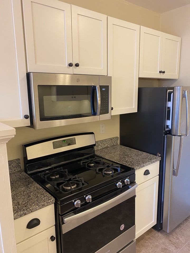 2062 Marshall AvenueApt 8 #8 - Photo 2 of 13