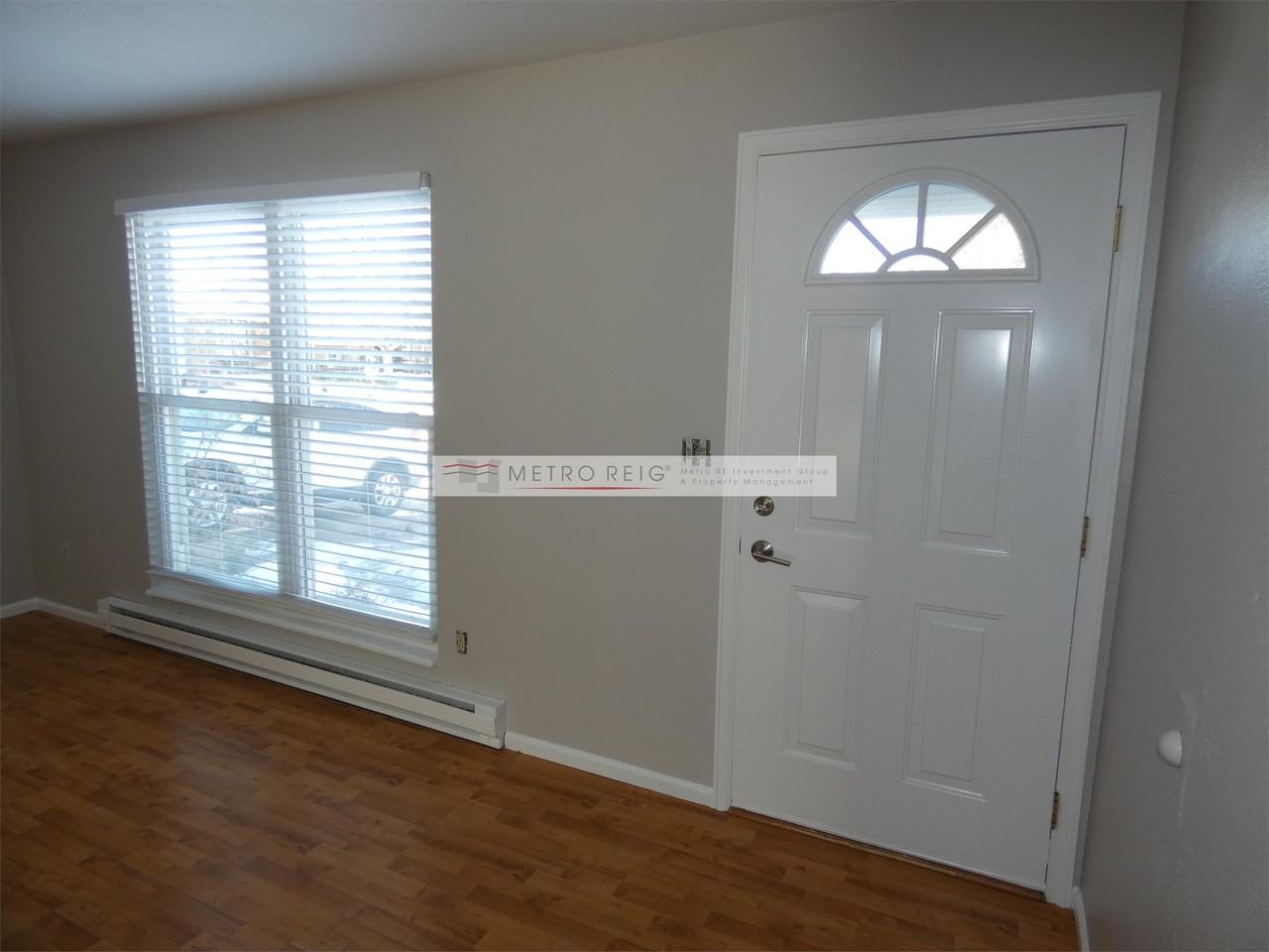 890 Lilac St - Photo 2 of 11