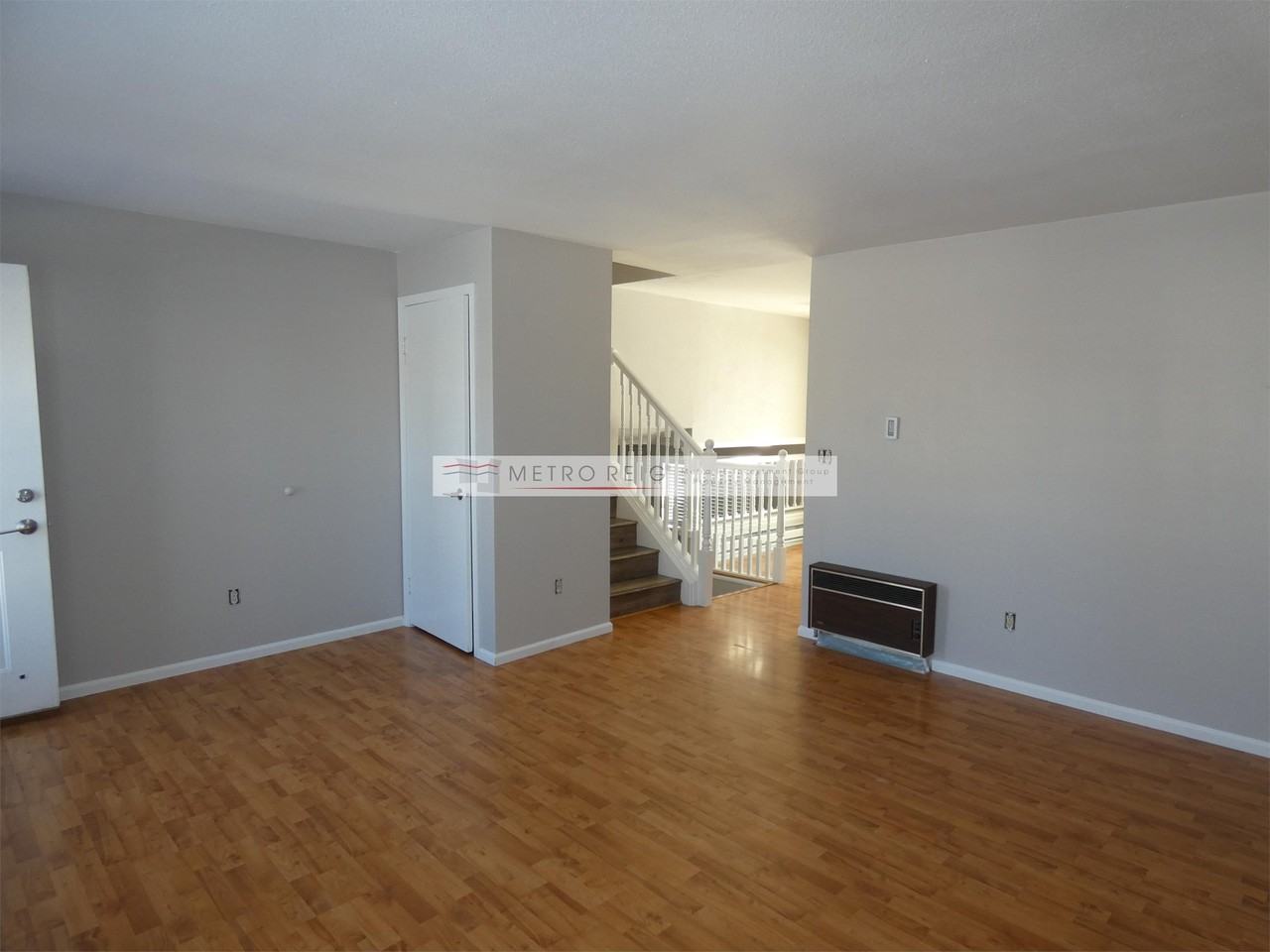 890 Lilac St - Photo 3 of 11