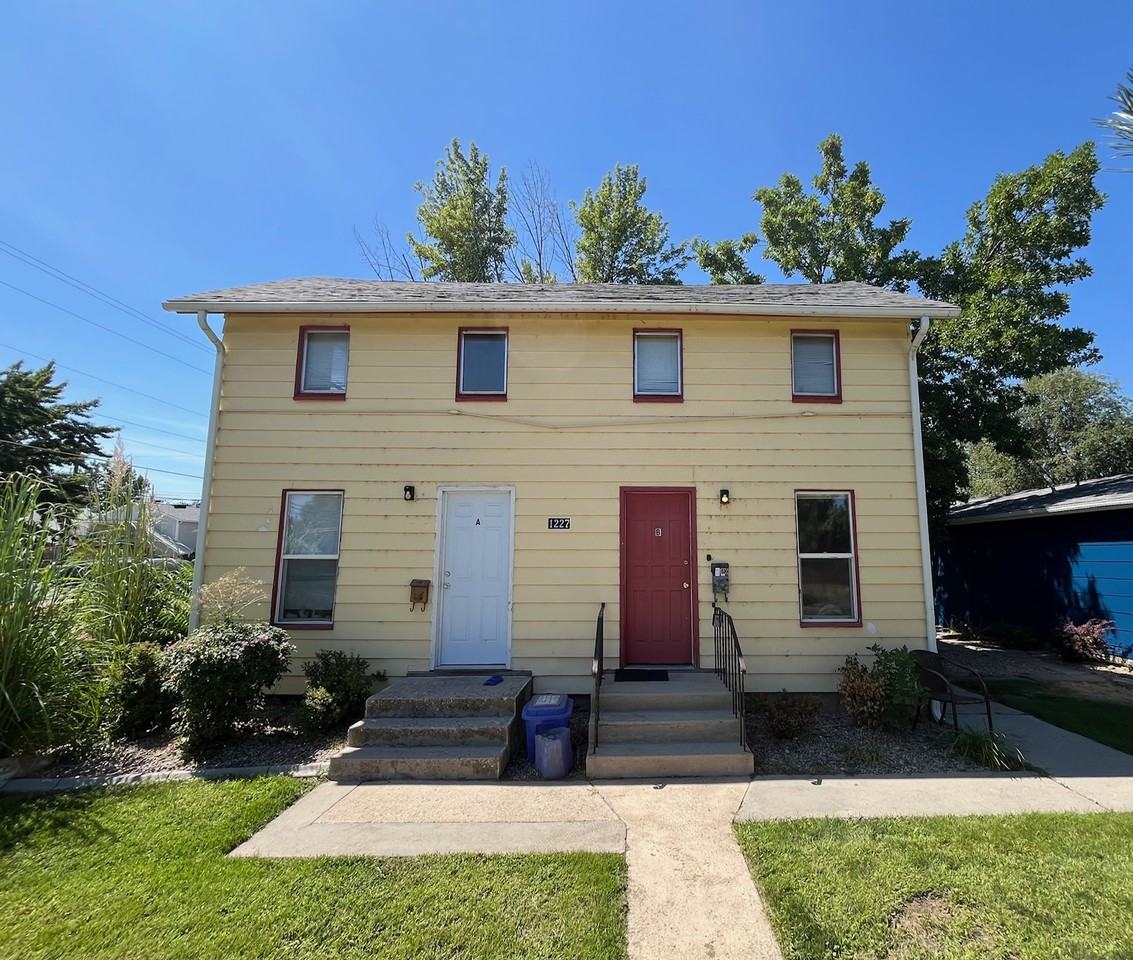 1227 S Michigan Ave #C