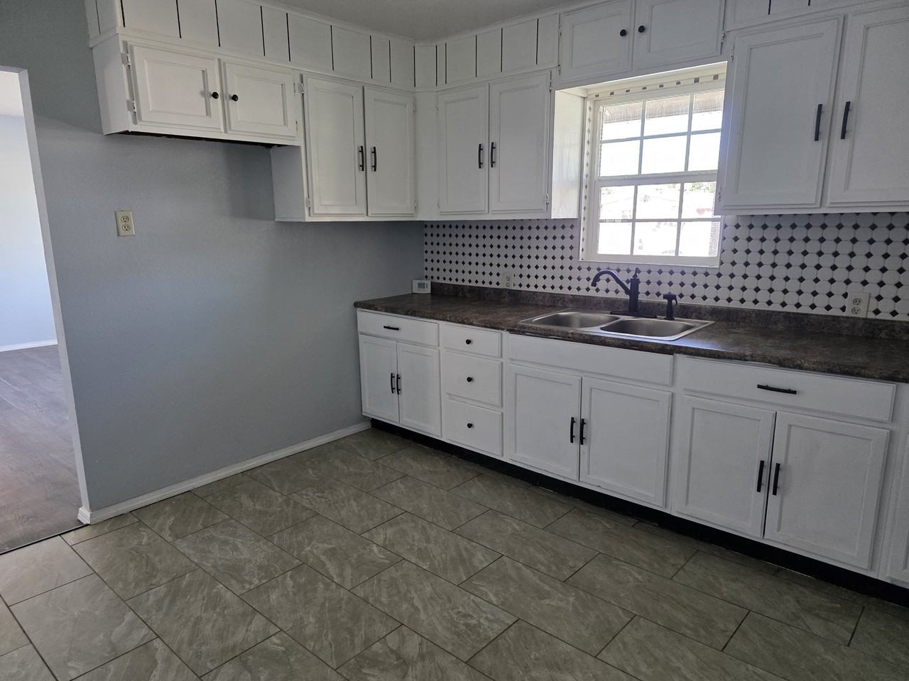 404 S Spruce Ave #1 - Photo 6 of 11